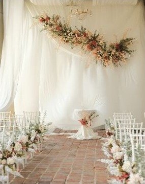 Elegant romantic ceremony