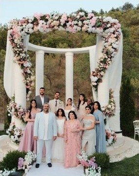 Pastel floral ceremony